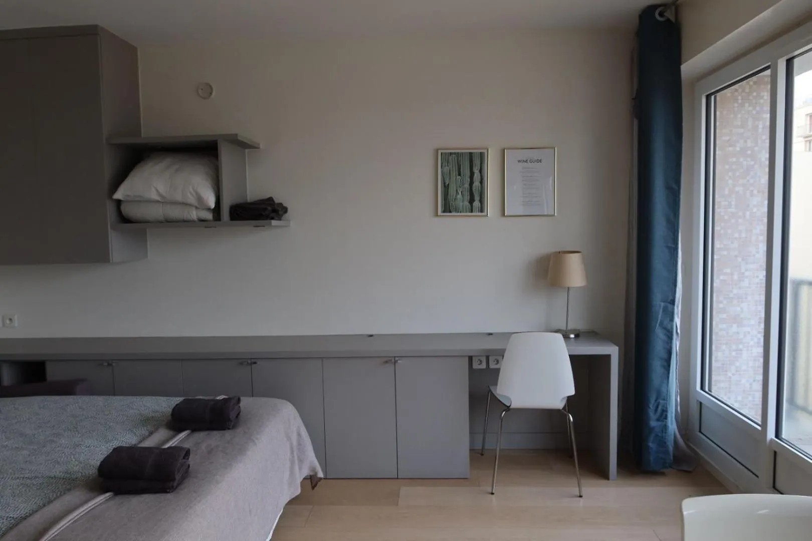 Pensionat Central Paris Apartment With Eiffel Tower View